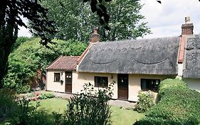 Rose Cottage - E2352