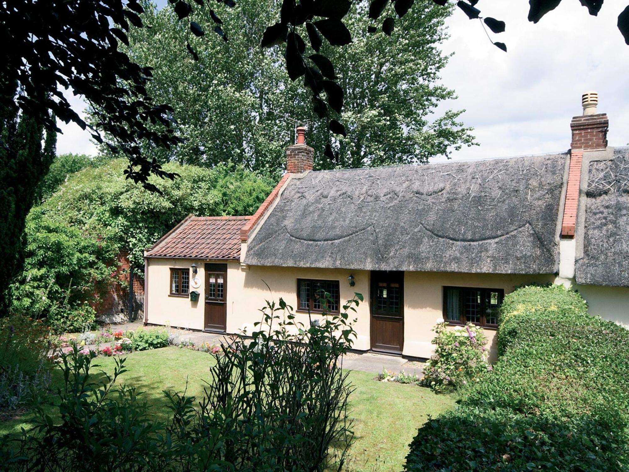 Rose Cottage - E2352 Catfield Exterior photo